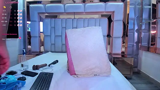 samantasm online show from February 8, 2025, 9:13 am