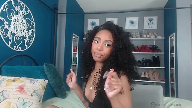 RobynKnight online show from March 13, 2025, 8:15 am