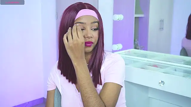 Snapshot of forever__young chatting on October 28, 2025, 3:47 pm forever young online show from October 28, 2025, 3:47 pm