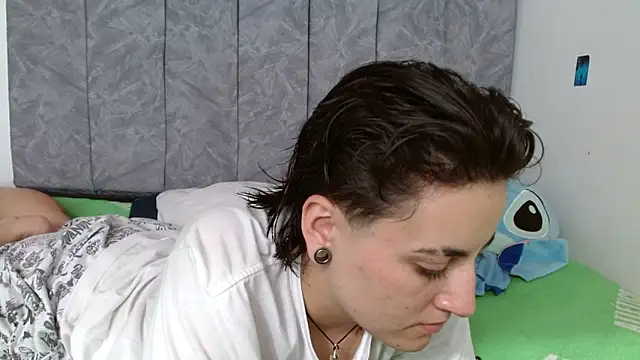 linda 33 online show from November 1, 2025, 8:11 pm