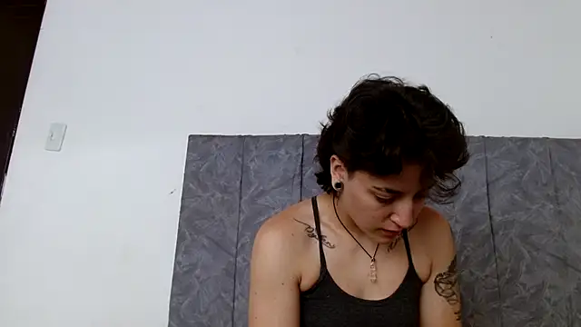 linda 33 online show from November 14, 2025, 3:11 pm