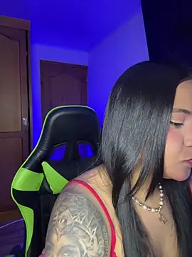 leila 22 online show from April 21, 2026, 7:47 am