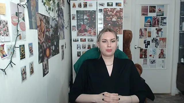 CapriScorpion online show from January 28, 2025, 5:35 pm