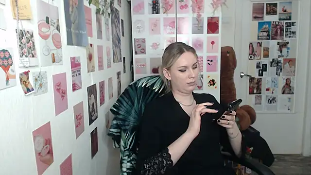 CapriScorpion online show from March 3, 2025, 2:59 pm