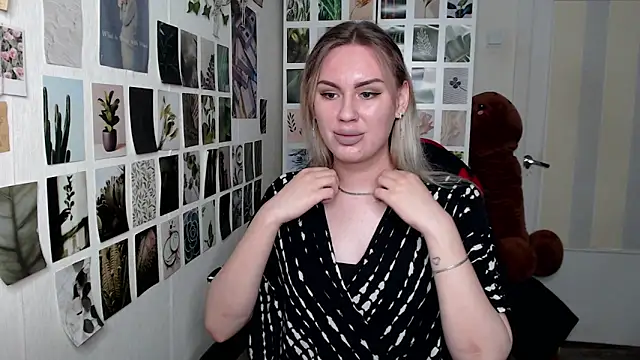 CapriScorpion online show from September 9, 2025, 12:37 pm