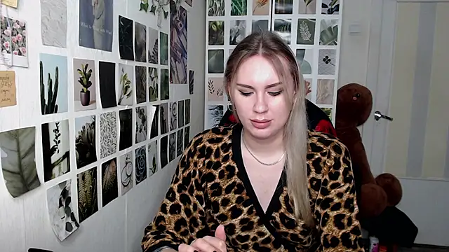 CapriScorpion online show from September 14, 2025, 11:53 am