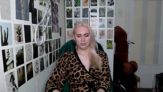 CapriScorpion online show from October 10, 2025, 1:21 pm