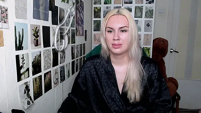 CapriScorpion online show from October 22, 2025, 12:16 pm