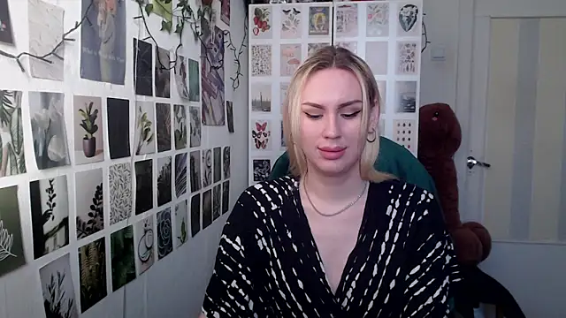 CapriScorpion online show from February 3, 2026, 12:43 pm