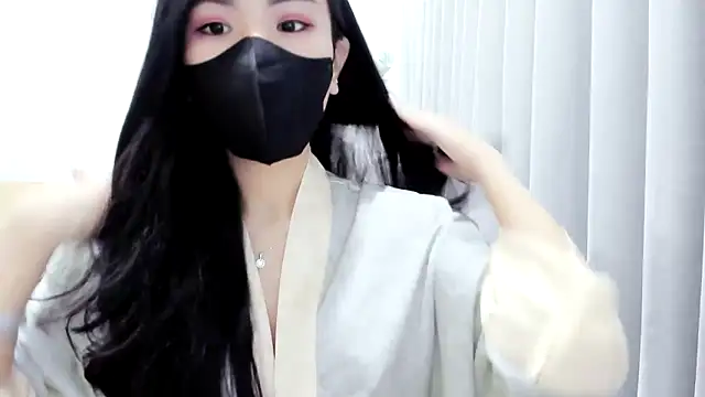 Lita-Julia online show from November 20, 2025, 8:30 pm