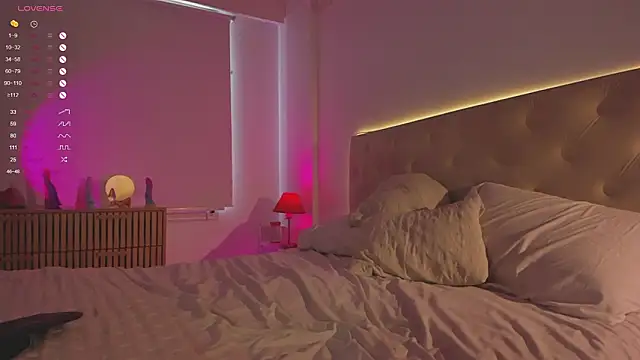 alaskavenom  online show from February 24, 2026, 2:04 pm