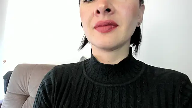 queen fetish online show from January 13, 2025, 4:51 pm