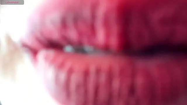 queen fetish online show from February 12, 2025, 1:27 pm