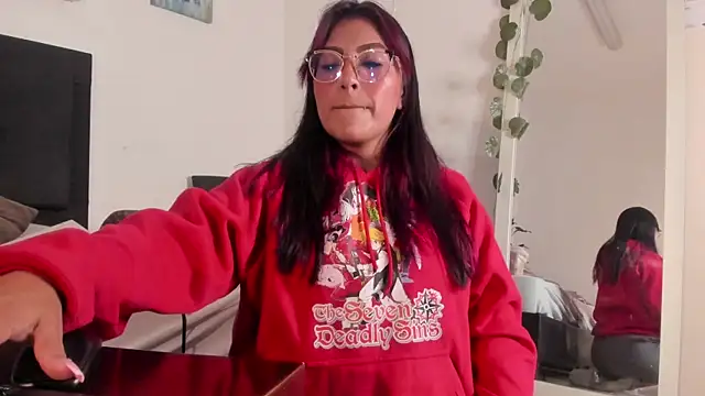 evelynjohnsoon online show from January 15, 2025, 2:02 pm