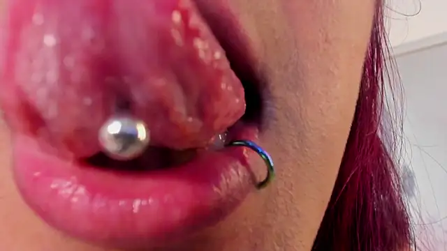 evelynjohnsoon online show from March 11, 2025, 3:34 pm