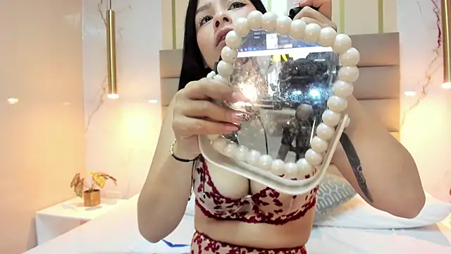 AnneDixie online show from October 4, 2025, 3:04 am