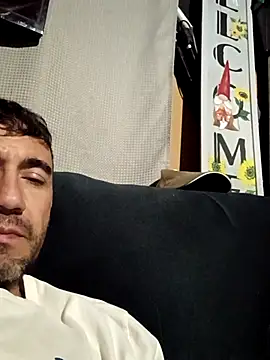 prettyboi6992 online show from April 7, 2026, 7:53 am