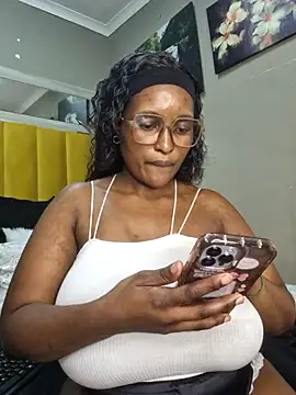 Bustygoddess32 online show from March 20, 2025, 3:04 pm