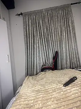 Bustygoddess32 online show from April 17, 2026, 1:19 am