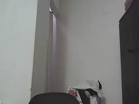 Sexxybella27 online show from November 5, 2025, 8:09 pm