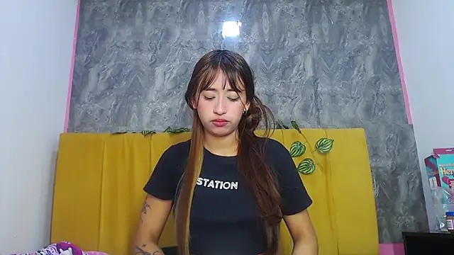 angelicatorrecm101 online show from March 22, 2025, 9:42 pm