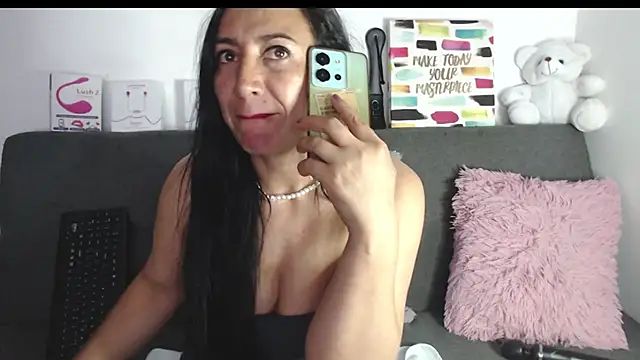 missbella1 online show from December 11, 2024, 8:39 pm