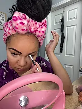 Snapshot of DestineeJayde chatting on October 7, 2025, 3:25 am DestineeJayde online show from October 7, 2025, 3:25 am