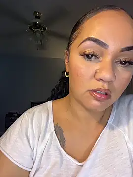 Snapshot of DestineeJayde chatting on October 24, 2025, 5:15 am DestineeJayde online show from October 24, 2025, 5:15 am