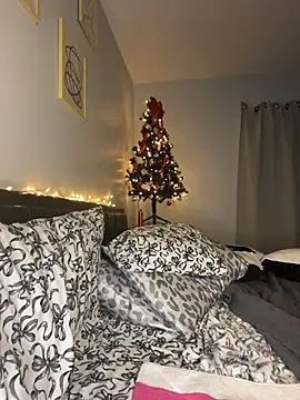 Snapshot of DestineeJayde chatting on November 30, 2025, 12:14 am DestineeJayde online show from November 30, 2025, 12:14 am