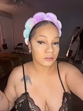 Snapshot of DestineeJayde chatting on March 11, 2026, 5:35 am DestineeJayde online show from March 11, 2026, 5:35 am