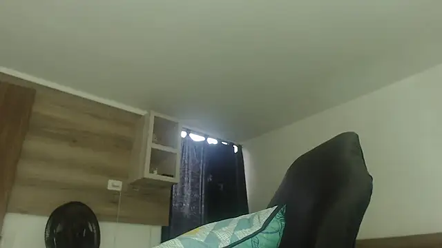 Alejagrantx online show from April 22, 2026, 10:00 pm