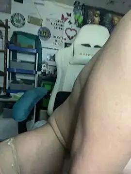 TrenaAnne online show from March 6, 2025, 11:31 pm