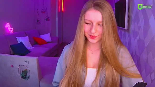 AmaliaQueen online show from February 13, 2025, 2:42 pm