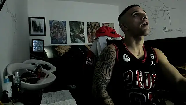 Sisoyalejo420 online show from October 19, 2025, 10:32 pm