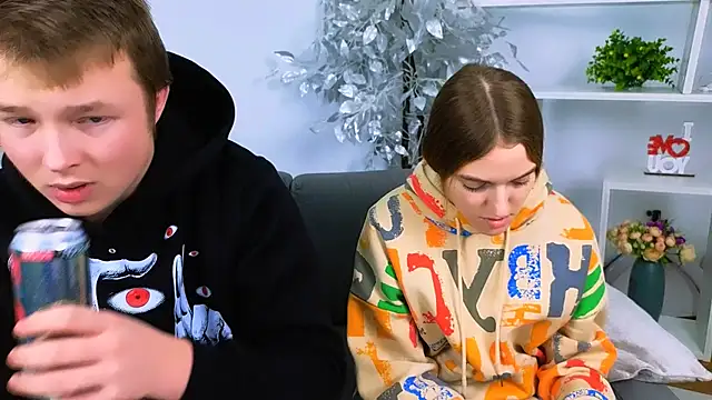  Olli  Stiw  online show from December 21, 2025, 7:59 am