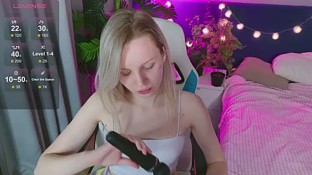 Beatrica Klein online show from January 12, 2025, 2:19 pm