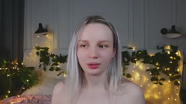 Beatrica Klein online show from March 22, 2025, 2:03 pm