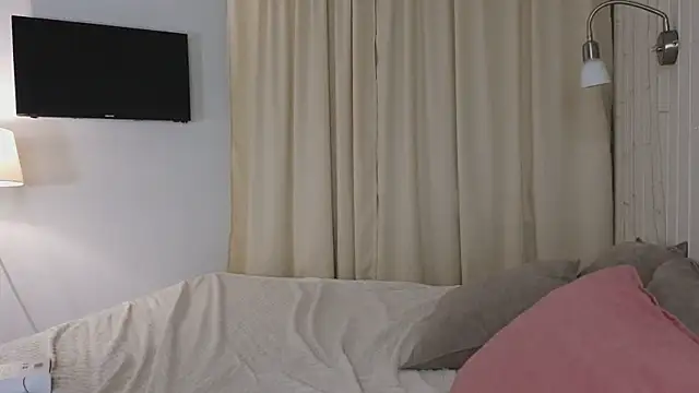 Beatrica Klein online show from October 10, 2025, 3:44 pm