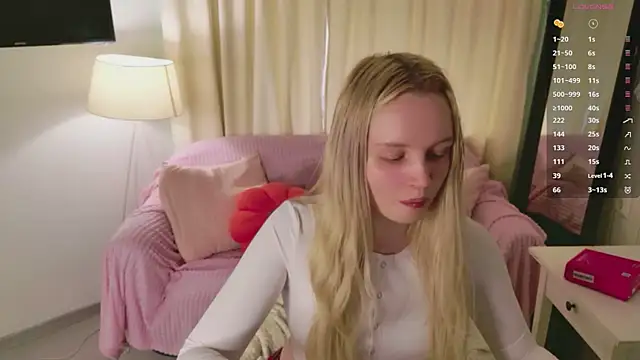 Snapshot of Beatrica_Klein chatting on May 23, 2026, 2:21 pm Beatrica Klein online show from May 23, 2026, 2:21 pm