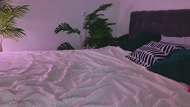 Snapshot of Beatrica_Klein chatting on June 3, 2026, 2:33 pm Beatrica Klein online show from June 3, 2026, 2:33 pm
