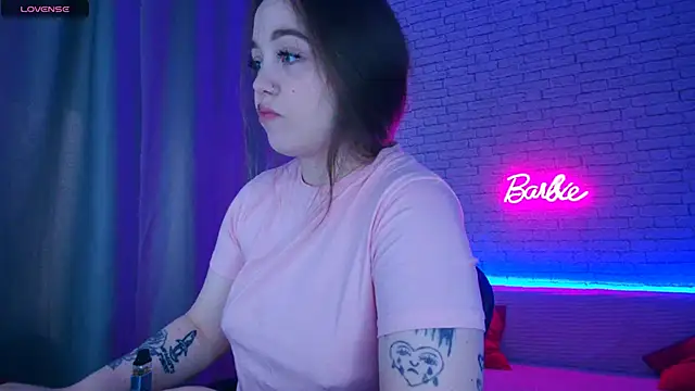 -Stacyy- online show from April 22, 2026, 5:32 am