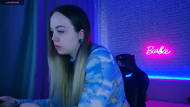 -Stacyy- online show from April 23, 2026, 5:08 am