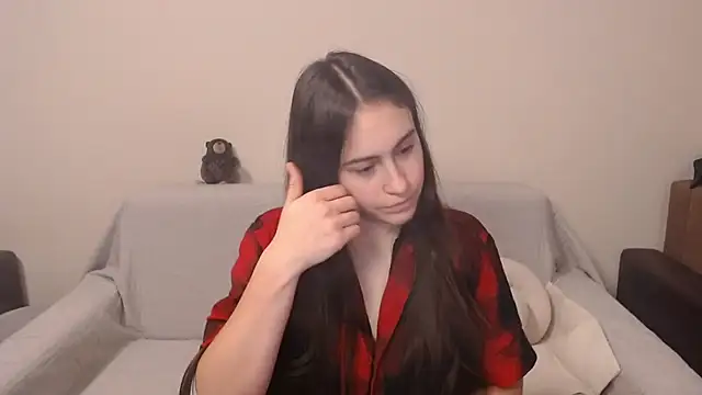 AliceKolltt online show from March 3, 2025, 4:14 pm