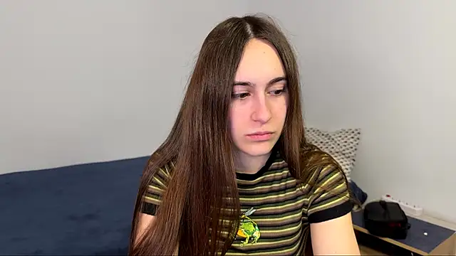 AliceKolltt online show from April 18, 2026, 9:04 pm