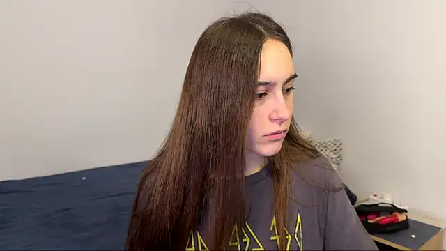 AliceKolltt online show from April 19, 2026, 9:28 pm