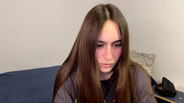 AliceKolltt online show from April 20, 2026, 8:32 pm