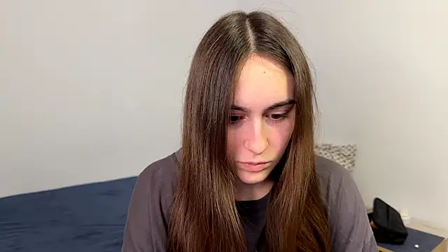 AliceKolltt online show from April 21, 2026, 1:53 am