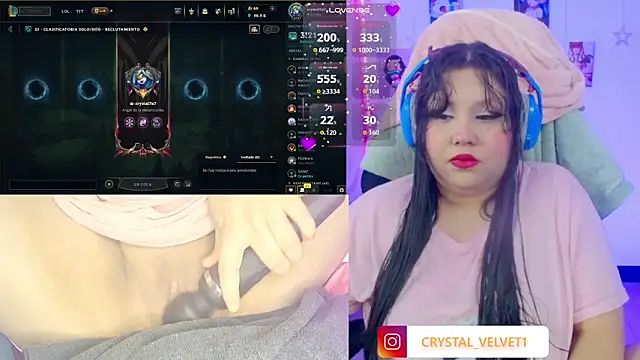 crystal7u7 online show from November 6, 2025, 8:43 pm