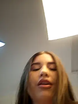 Aabby lee online show from December 21, 2025, 9:33 pm