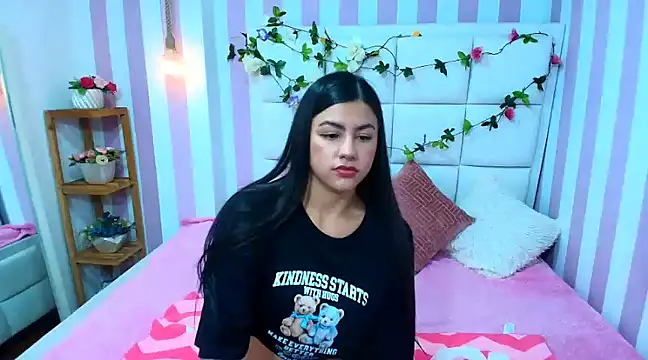 Kendall Sophy online show from March 18, 2025, 4:26 pm